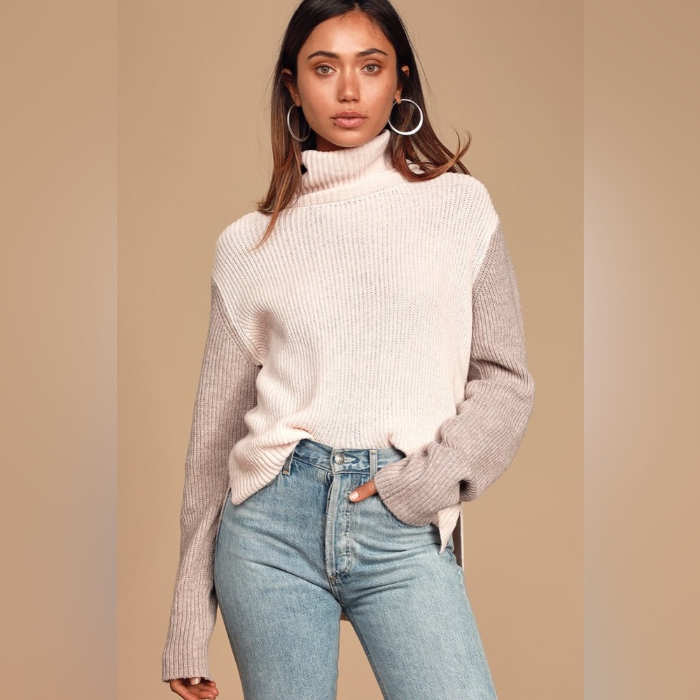 Lulu's Cream and Gray Turtleneck Sweater